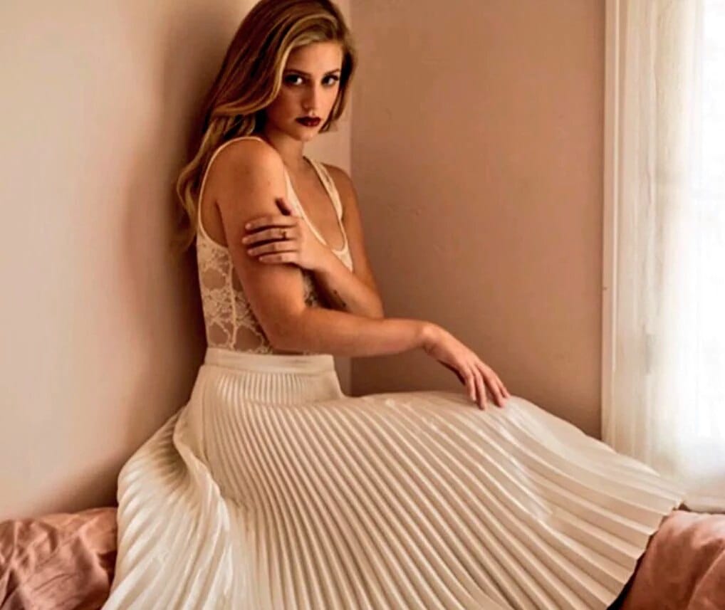 Lili reinhart worship image