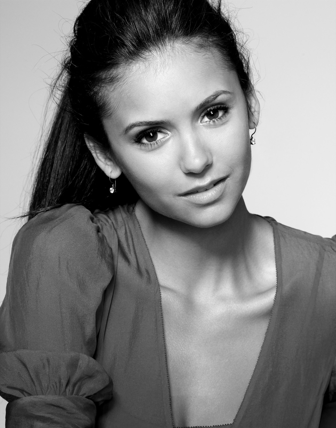 1118full-nina-dobrev.jpg
