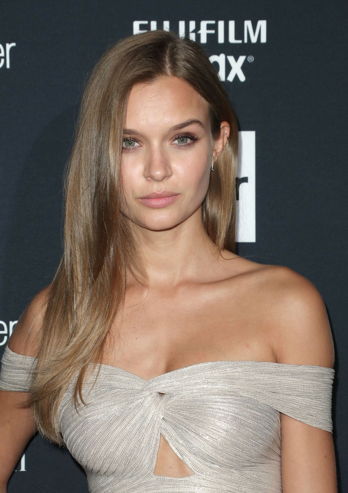 1118full-josephine-skriver.jpg