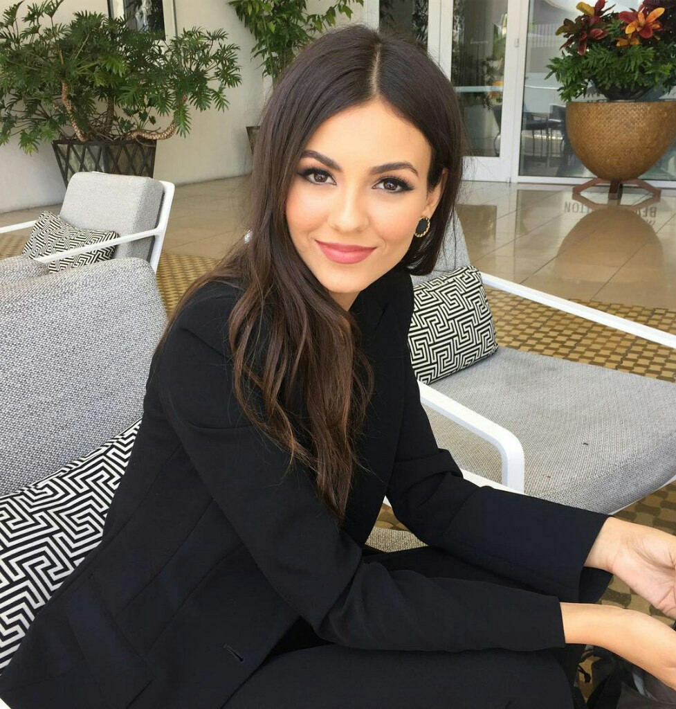 977full-victoria-justice.jpg
