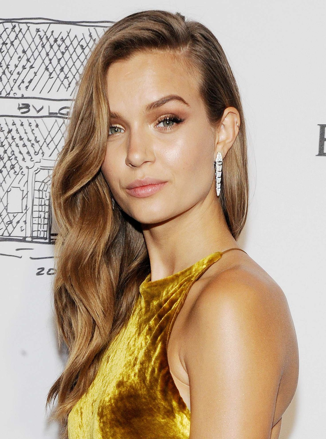 1118full-josephine-skriver.jpg
