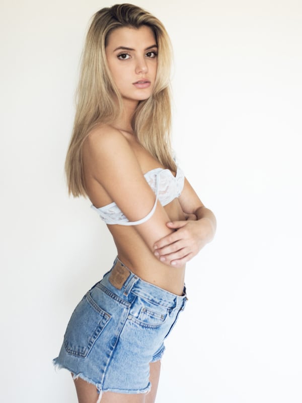Alissa violet pulls song gets photos