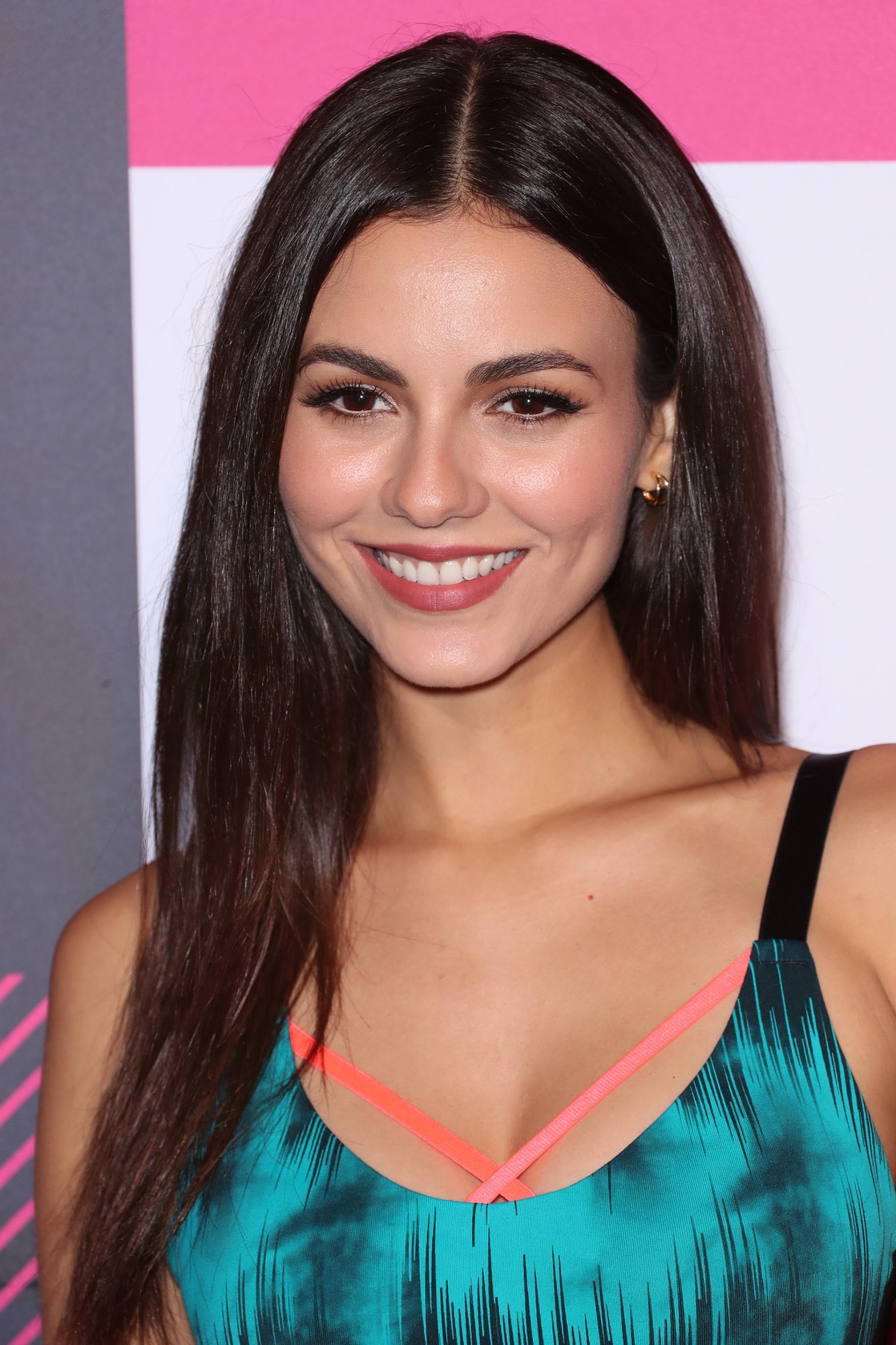 1118full-victoria-justice.jpg