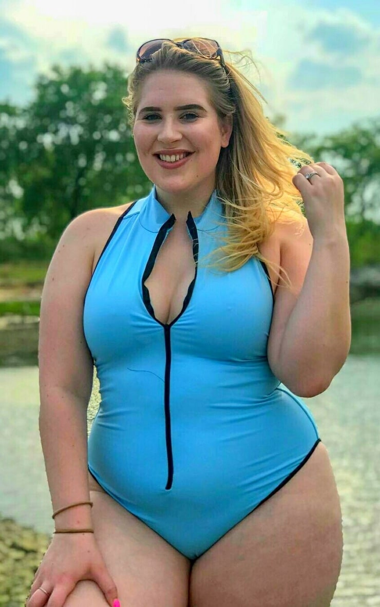 Picture Of Sophie Turner Plus Size