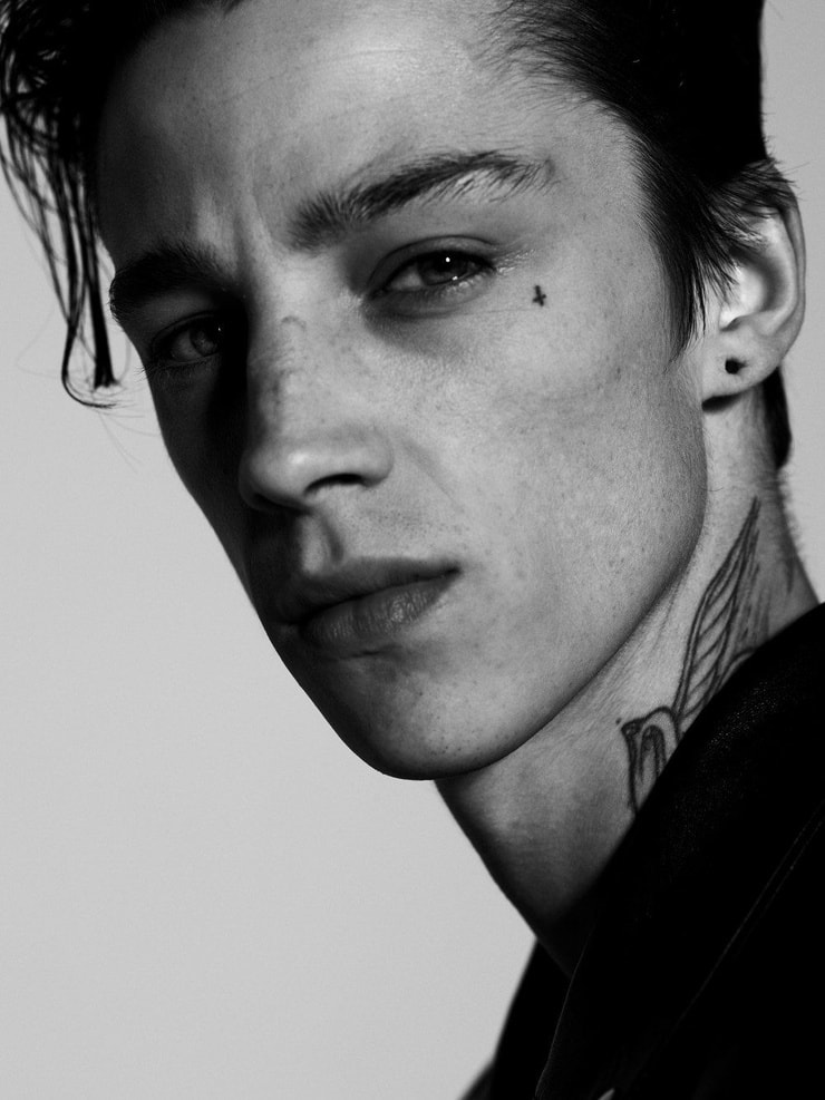 Picture Of Ash Stymest