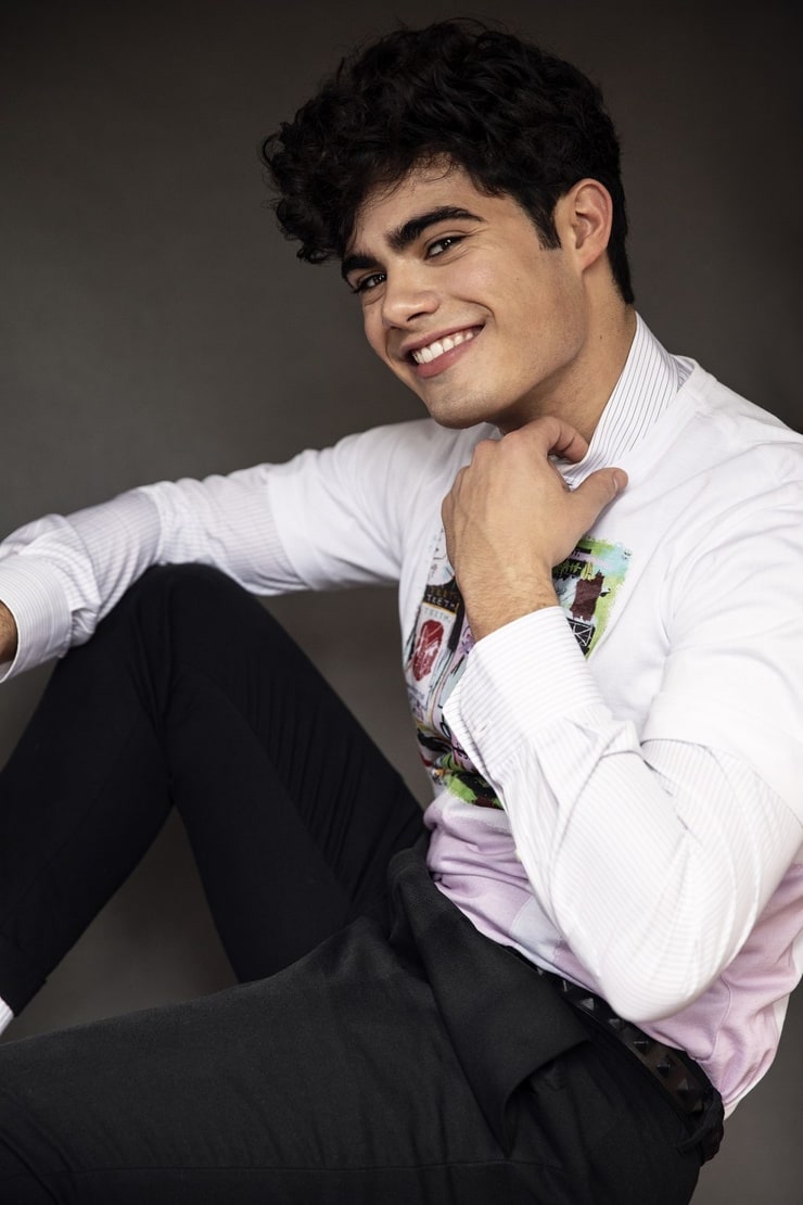 Picture Of Emery Kelly