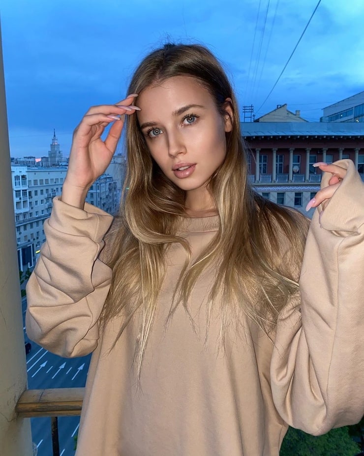 Picture Of Polina Malinovskaya