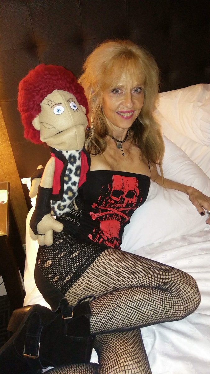 Picture Of Linnea Quigley