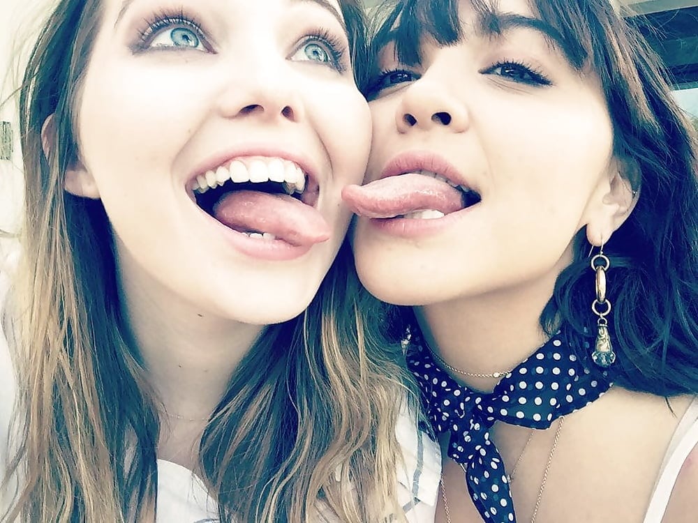 Extreme lesbian tongue kissing