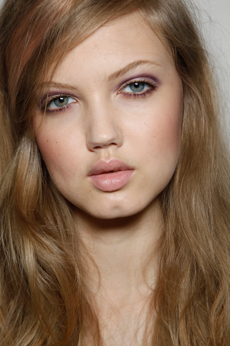 <b>Lindsey Wixson</b> is an American fashion model - 968full-lindsey-wixson