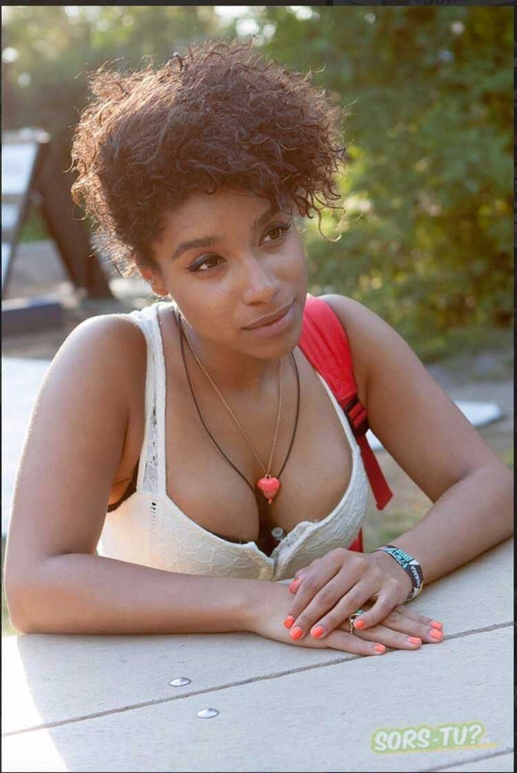 Lianne La Havas Big Boobs