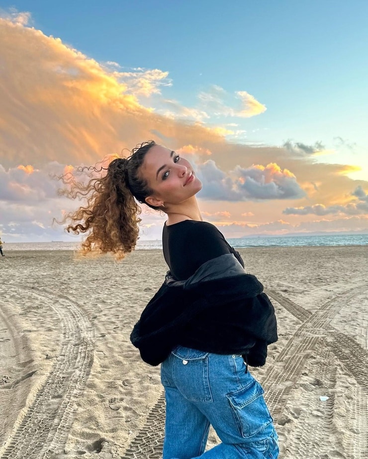 Picture Of Sofie Dossi