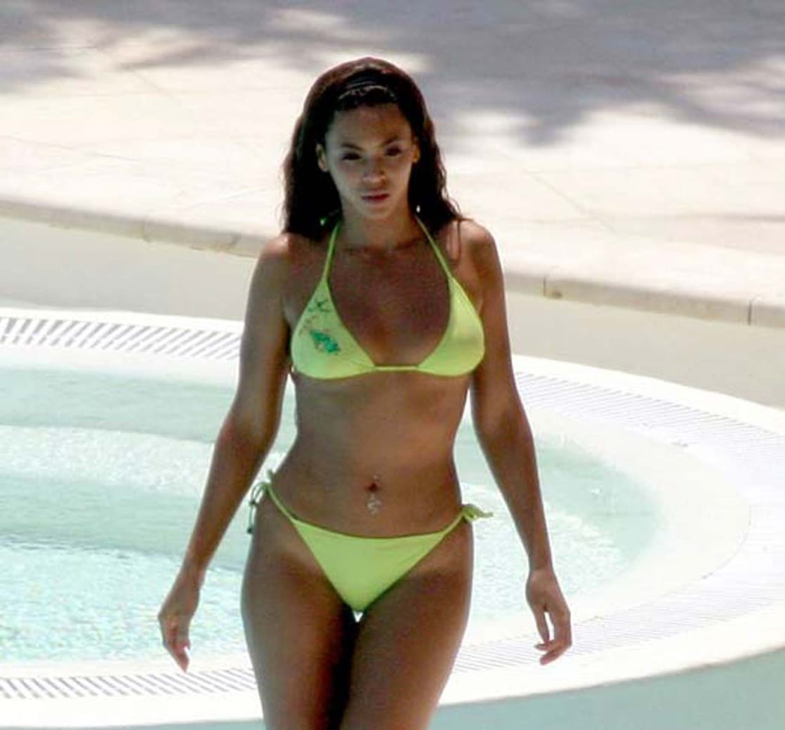 Beyonce bikini thread