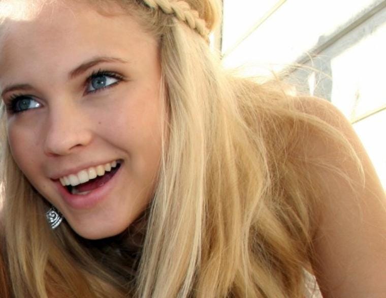 Tiny sexy blonde teen makes fan photo