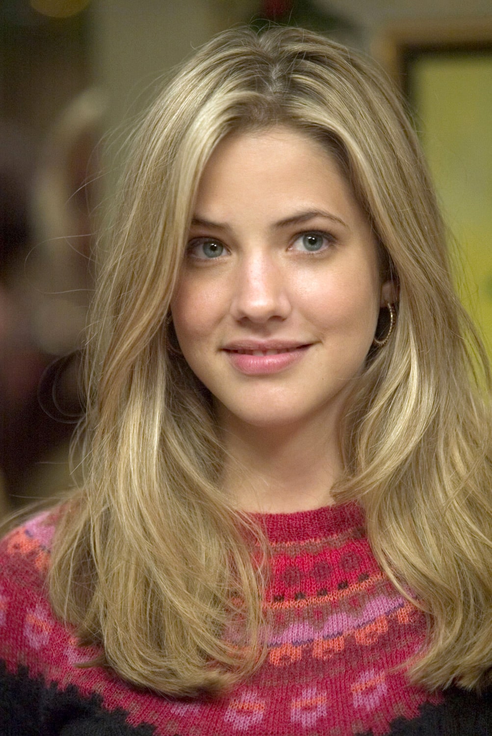 1118full-julie-gonzalo.jpg