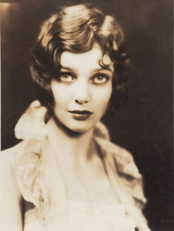 http://ilarge.lisimg.com/image/5446777/740full-loretta-young.jpg