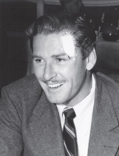 Picture Of Errol Flynn