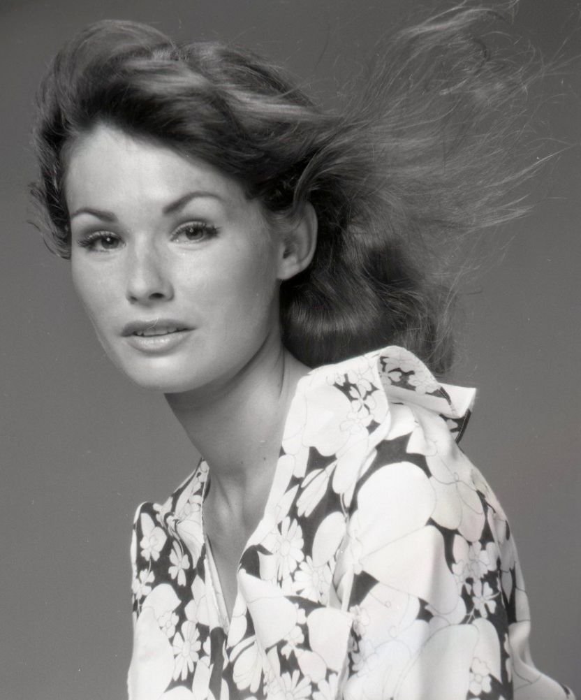 Picture of Lori Saunders