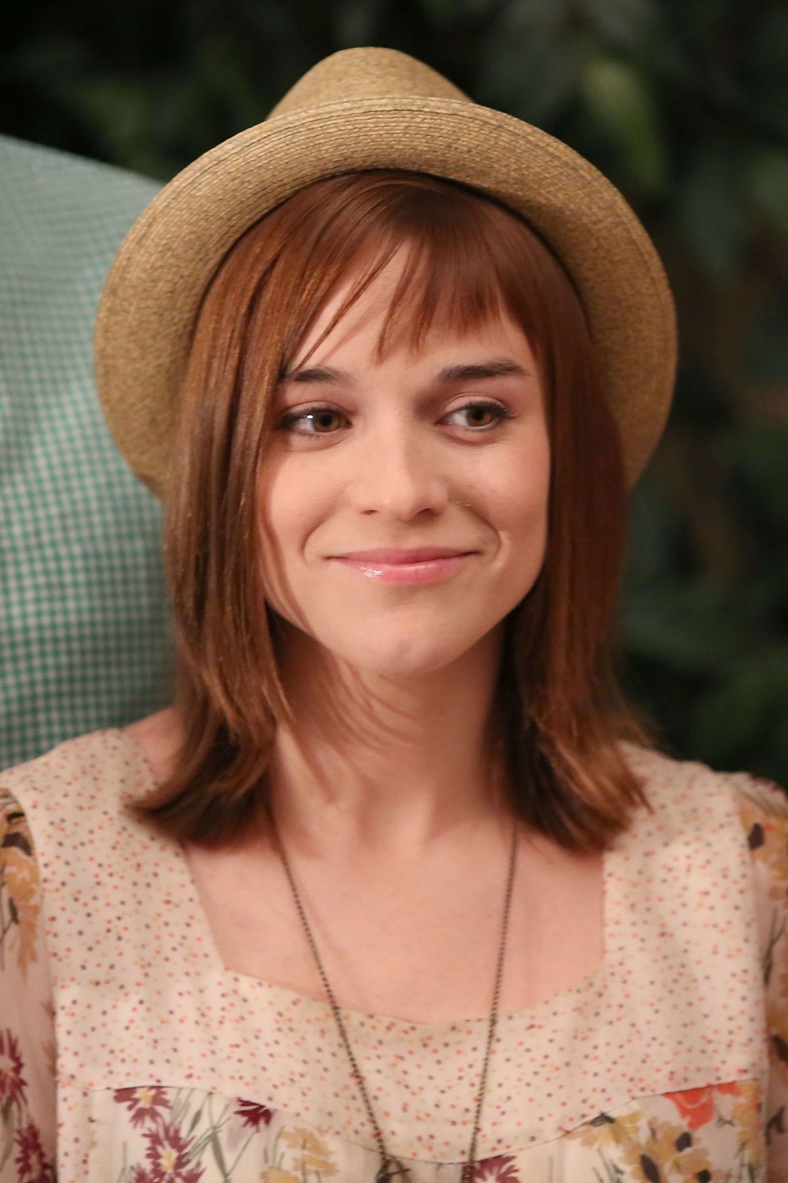 Foto model nude arab Renee felice smith nude pussy