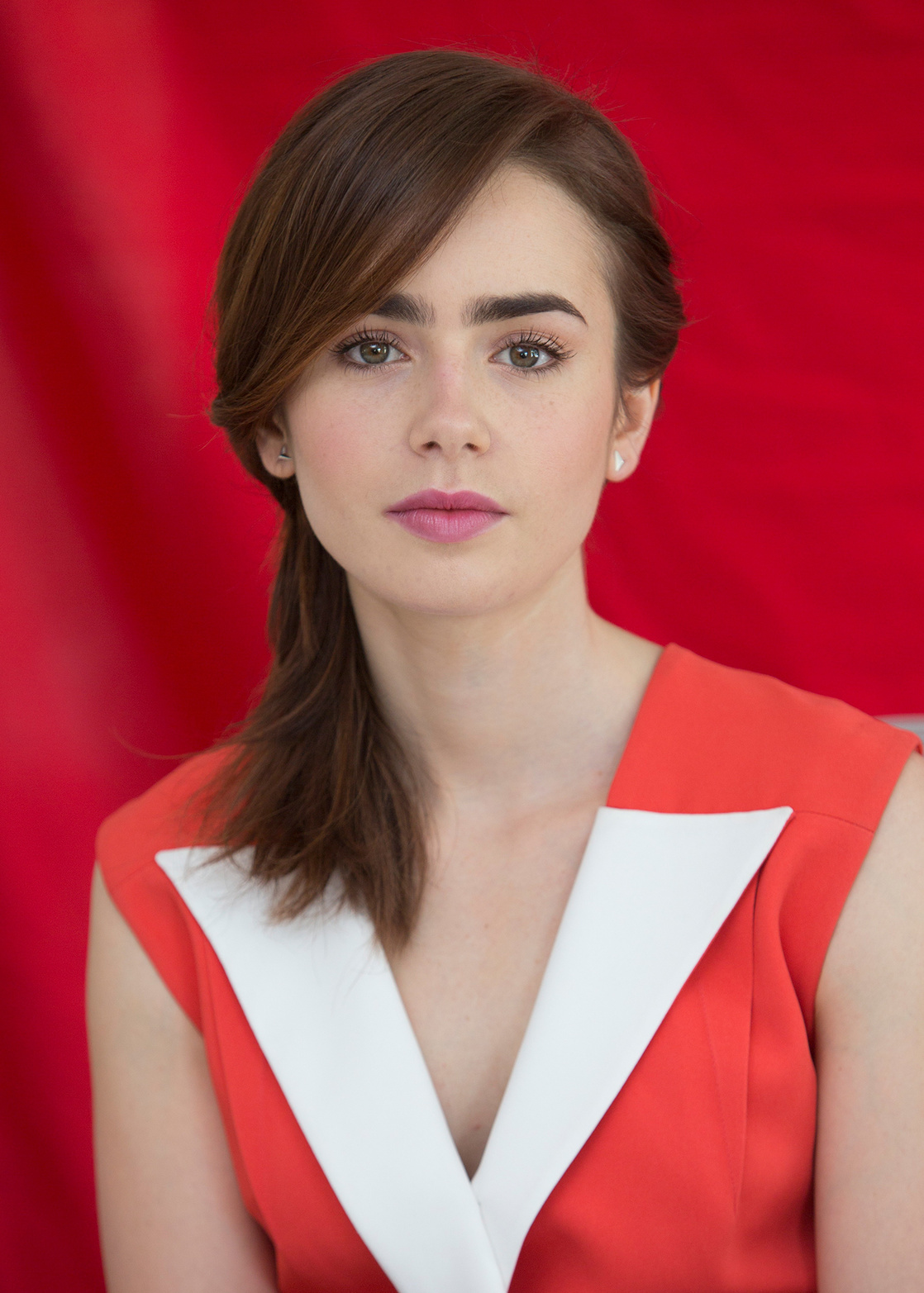 1118full-lily-collins.jpg