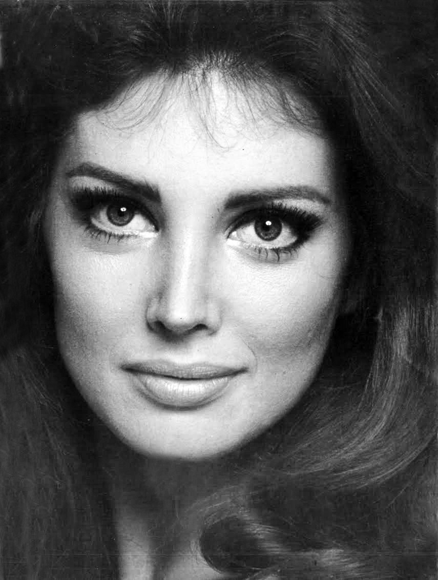 Gayle Hunnicutt nude 92