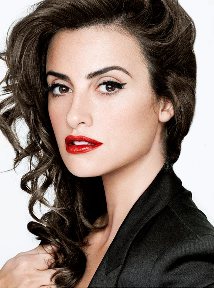 Penélope Cruz’s Red Carpet Royalty – Spanish Elegance Personified