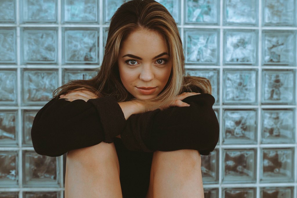 Claudia Sulewski Claudia Sulewski