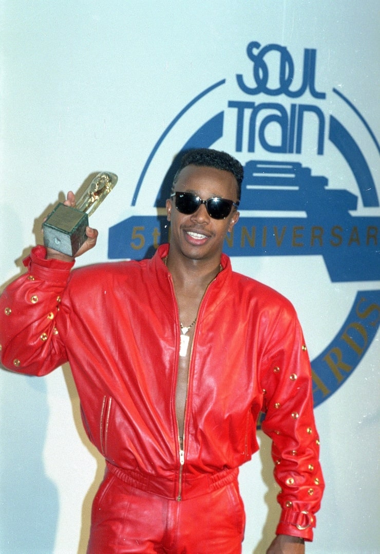 Picture of MC Hammer.