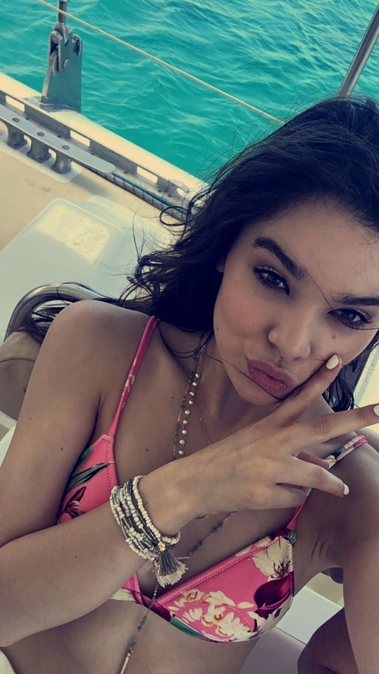 Hailee Steinfeld picture.