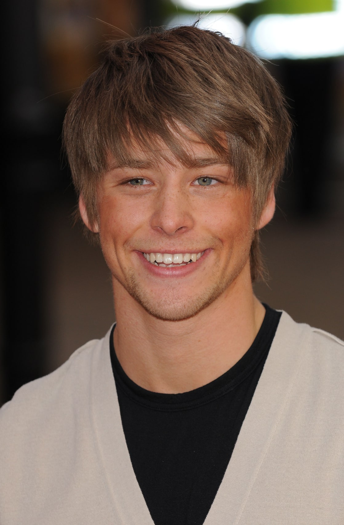 Picture of Mitch Hewer