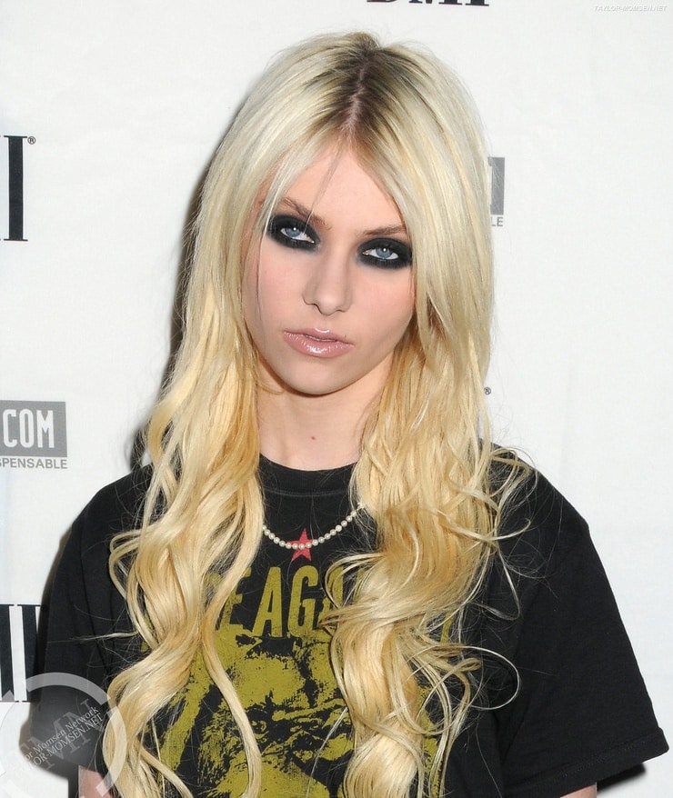 Picture of Taylor Momsen