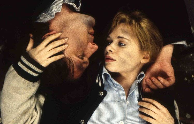 Trust (1990) Trust (1990)