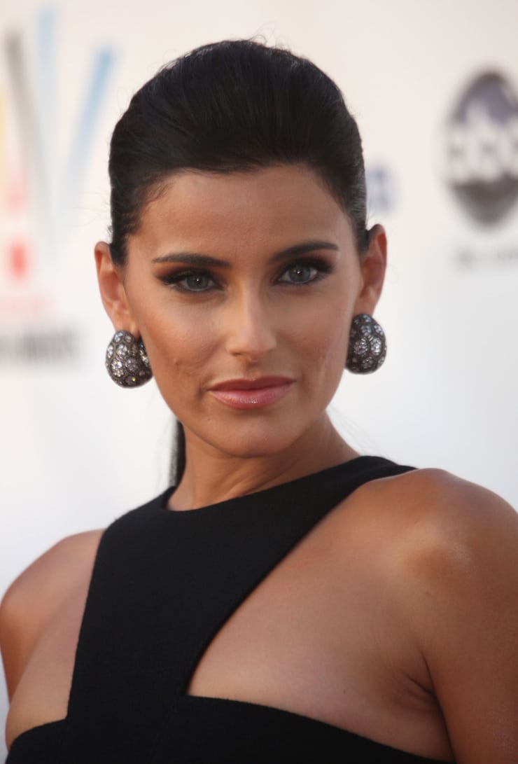 Picture of Nelly Furtado.