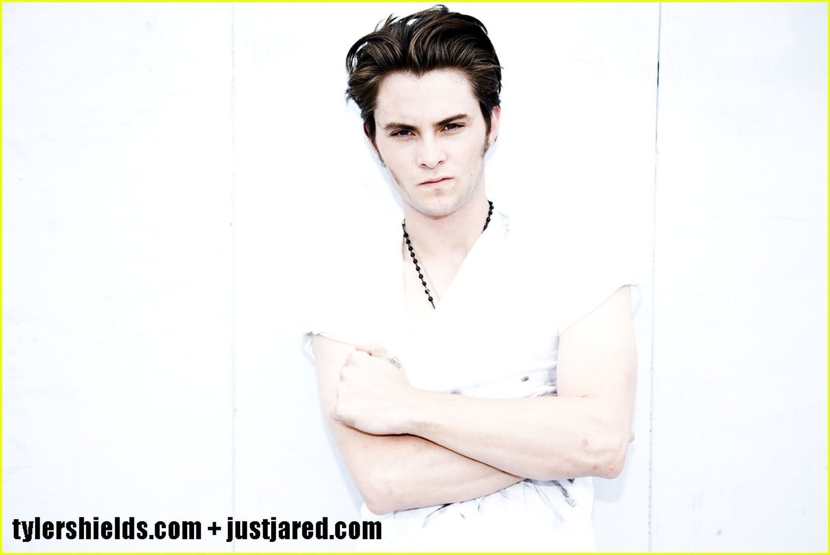 Shiloh Fernandez Shiloh Fernandez