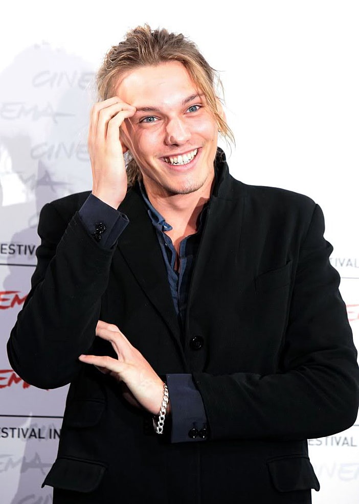 picture-of-jamie-campbell-bower