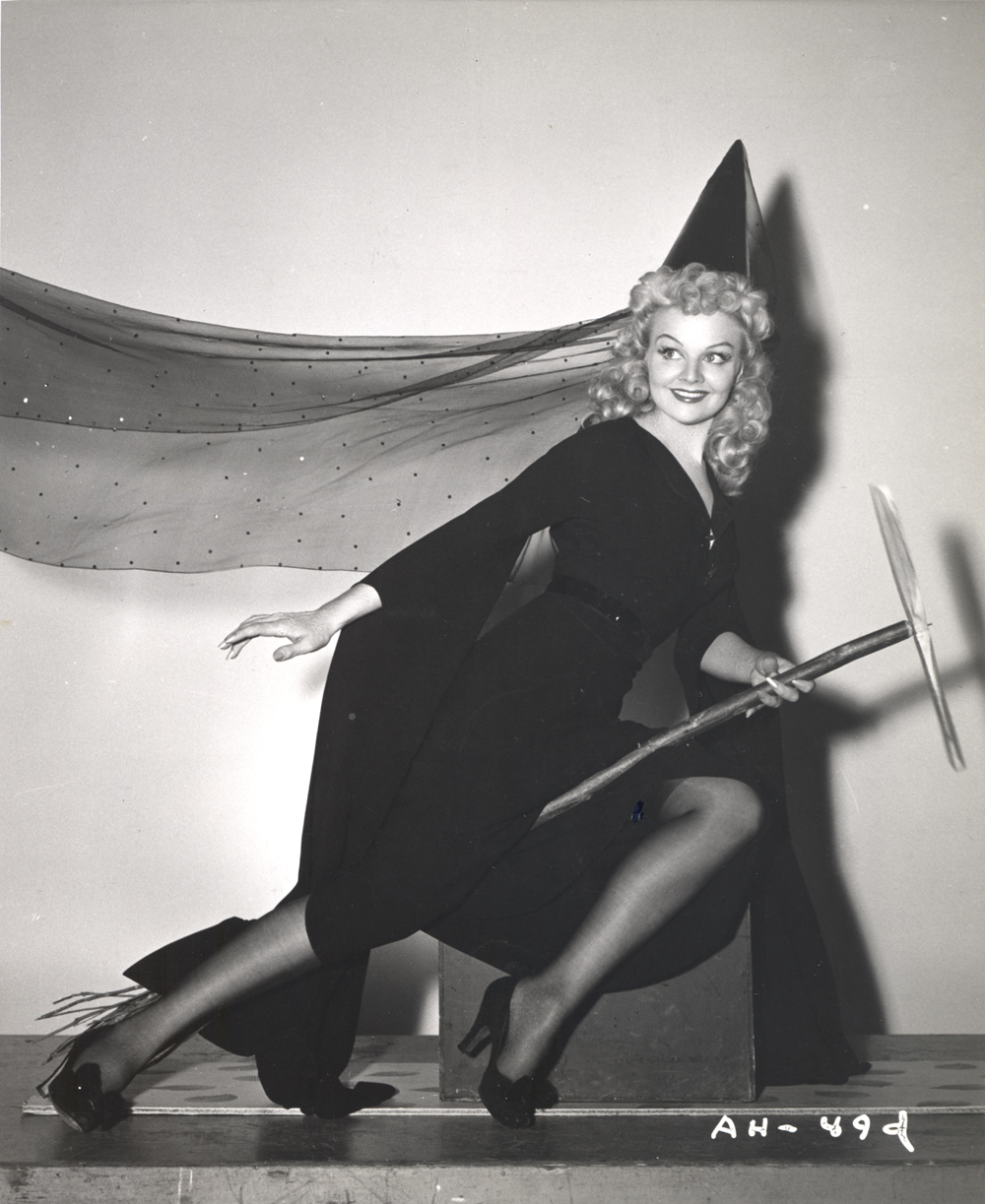 Ariel Heath image