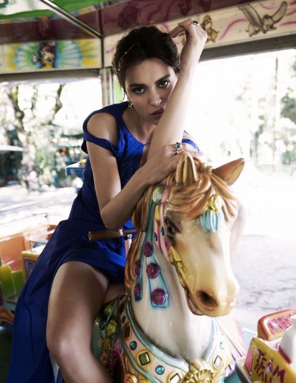 Catrinel Menghia image