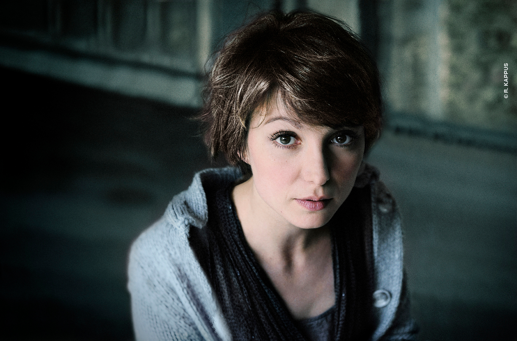 Julia Koschitz image