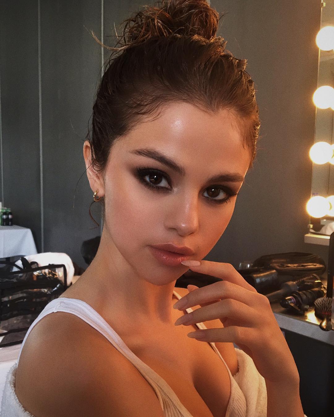 Gomez sexy selena 2016 Selena Gomez