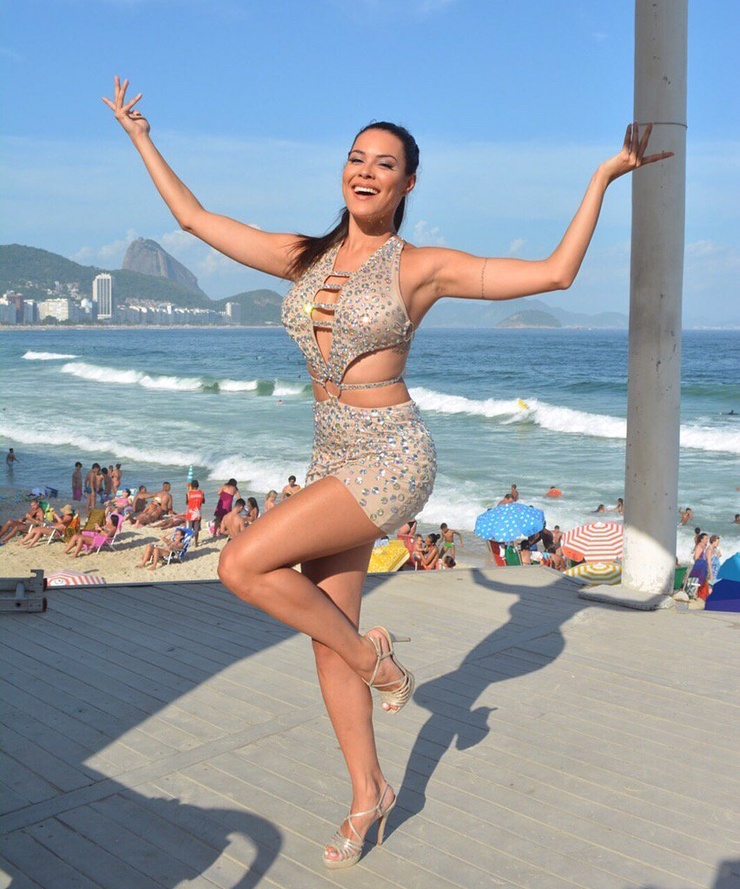 Picture of Camila Oliveira