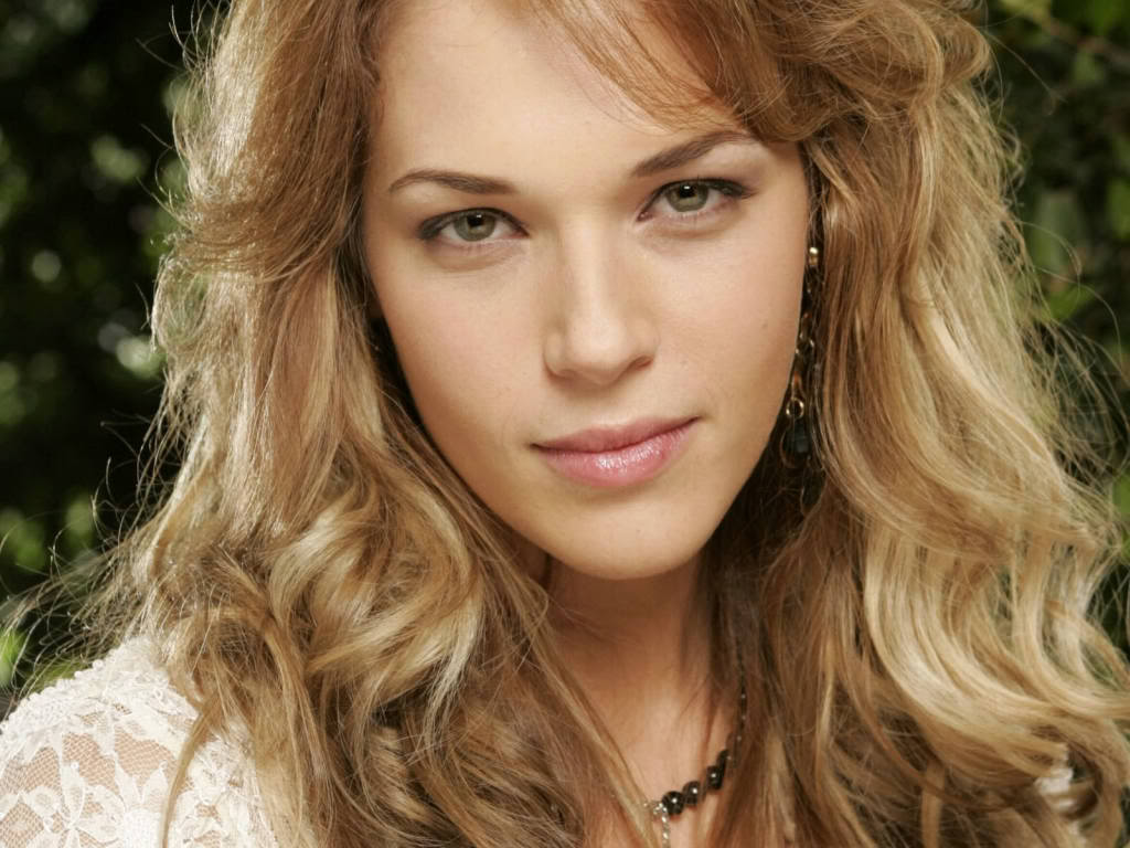 Amanda Righetti Amanda Righetti