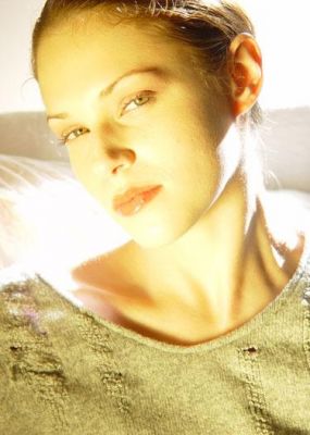 Amanda Righetti picture