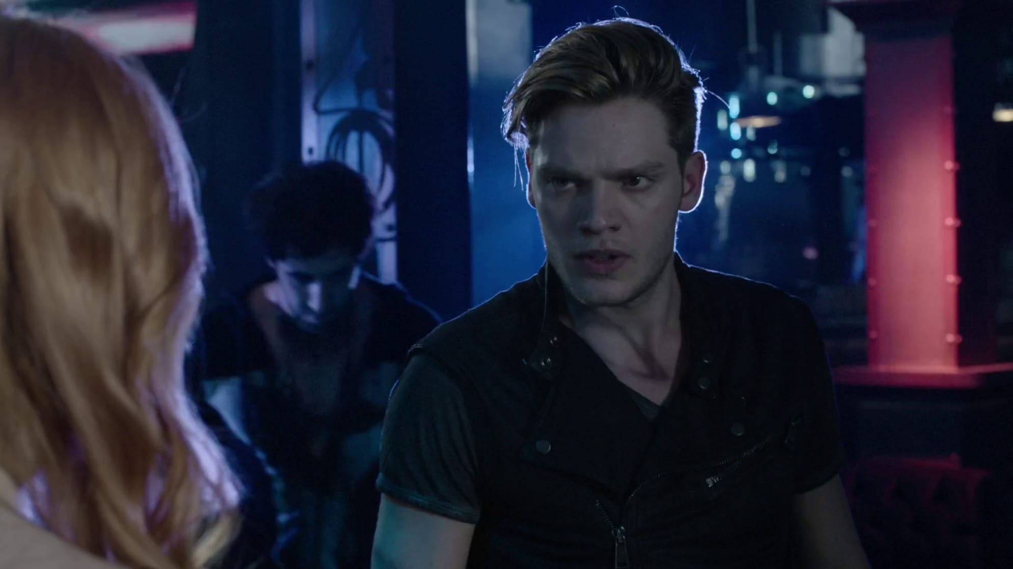 Jace Wayland (Dominic Sherwood)