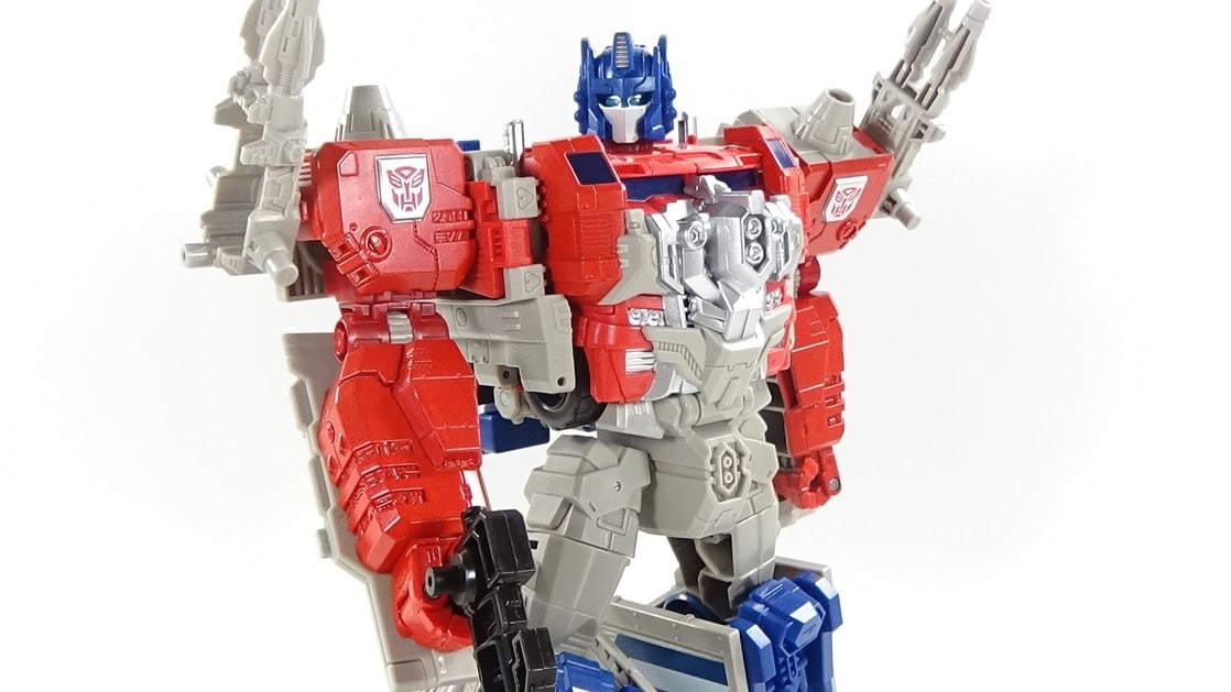 Transformers Generations Leader Powermaster Optimus Prime Action Figure