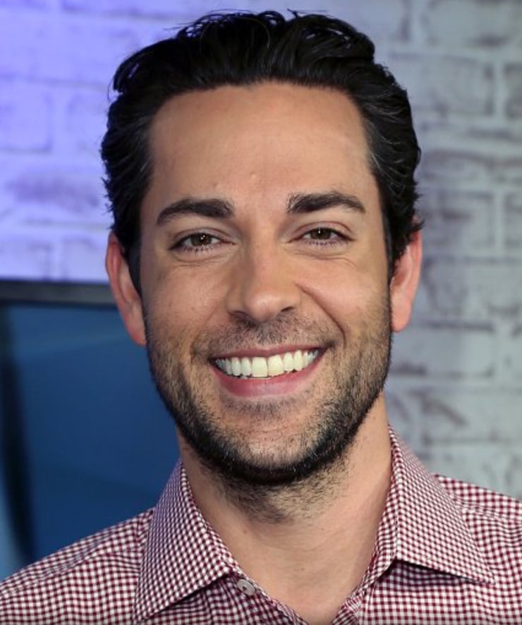 Next photo of Zachary Levi