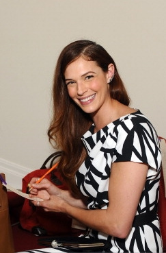 Amanda Righetti image