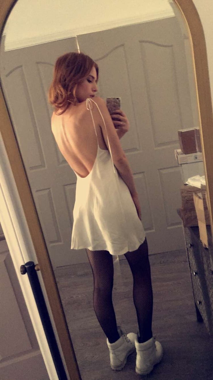 Picture of Bella Thorne.