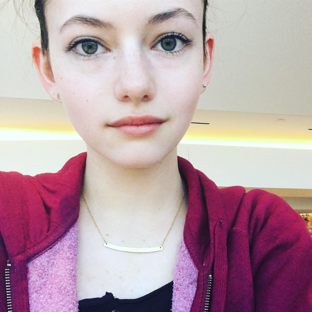 Mackenzie Foy gif icons