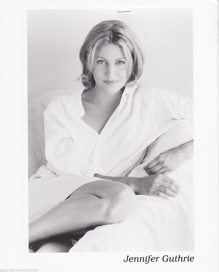 Jennifer Guthrie actress headshot photo.