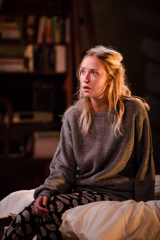 Picture of Lily Loveless